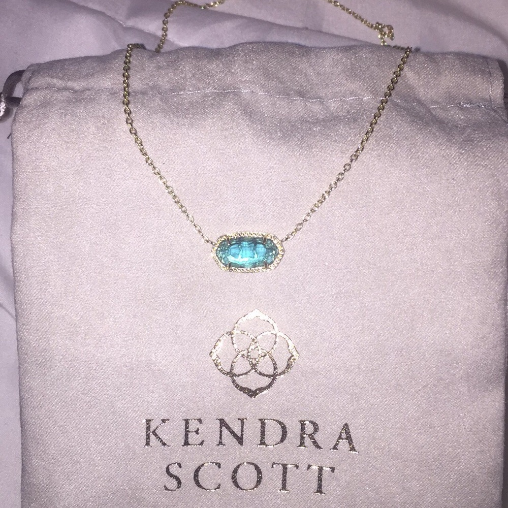 Kendra Scott necklace!!